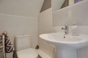 Bedroom One En-Suite- click for photo gallery